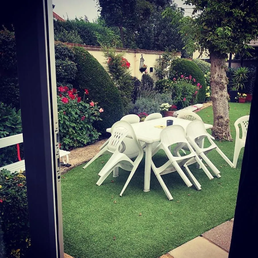 Waterside Bed And Breakfast Hayes  Guest house